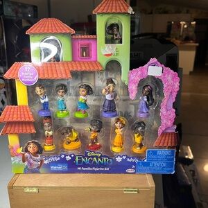 Disney Green and Orange Castle Playset with Action Figures
